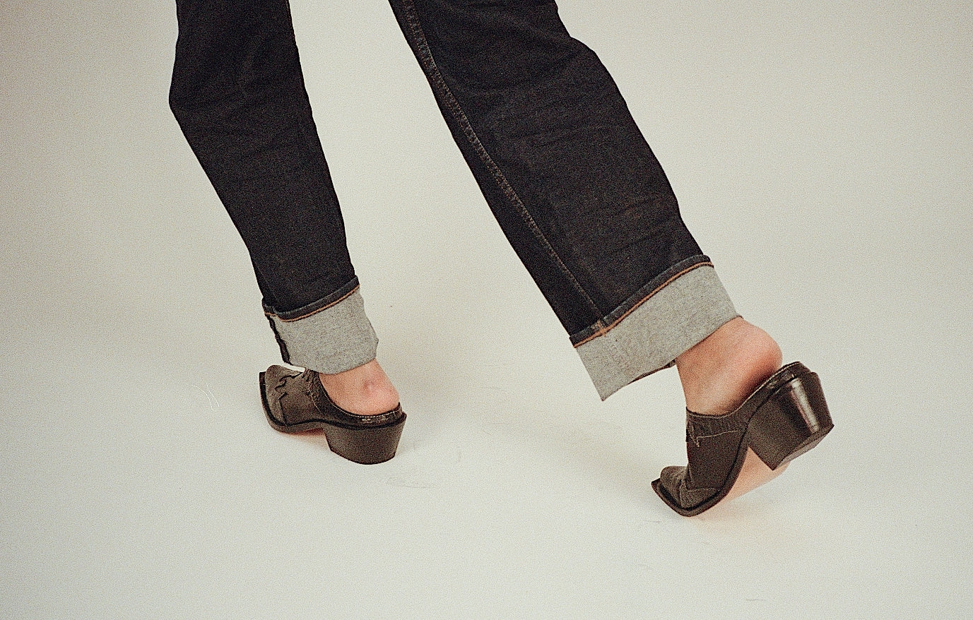 #003 Nat Western Mules - Black